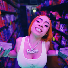 munchin in between the sheets