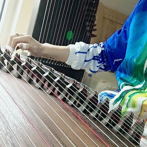 Stream 「Sean여지훈玉泰」[Guzheng]《在北京的金山上》(纯筝)《Núi Kim Sơn ở Bắc Kinh》 MP3 by