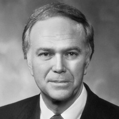 01-18-81 - KYET RADIO VOICER: John Sattgast reports Oregon Sen. Bob Packwood asks Reagan to forgo tax cuts