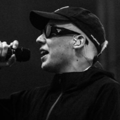 Rasenschach-Filow Remix Feels Pharell Wiliams