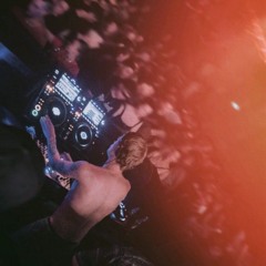 NETNAK AT AURA