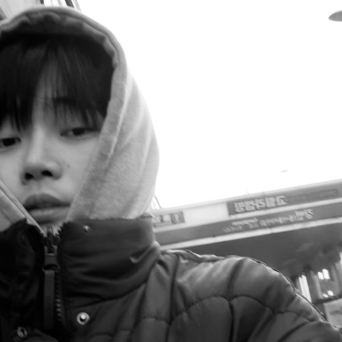 1. Bite lips /w xyz prod. daehan