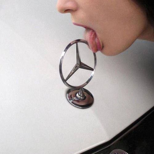 * А Пака мне 16 * :))) пусть луна в небе ярка светит ^_^