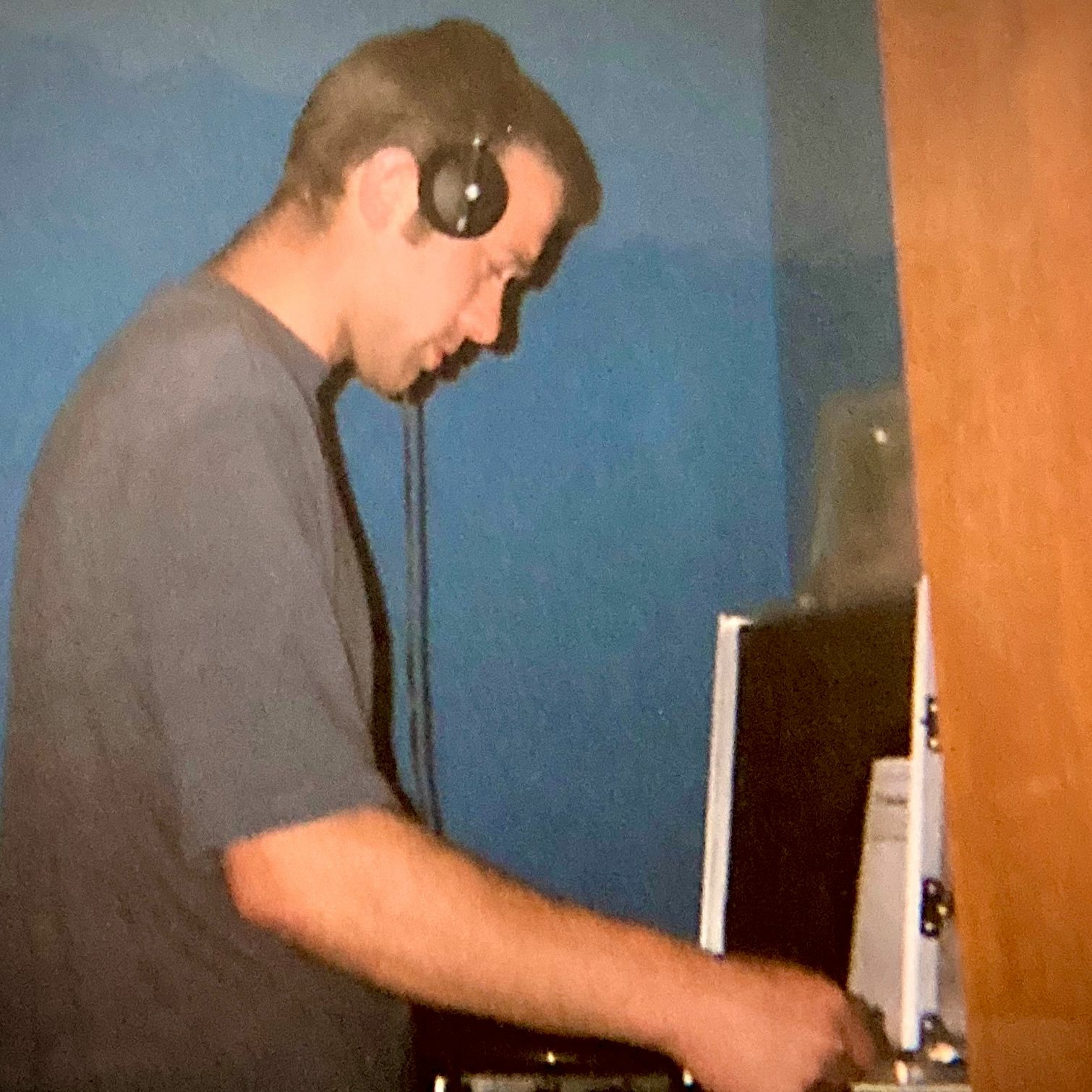 John Shep  Camouflaged Disco residents mix in honour live on MHYH. 19.05.2020 episode artwork