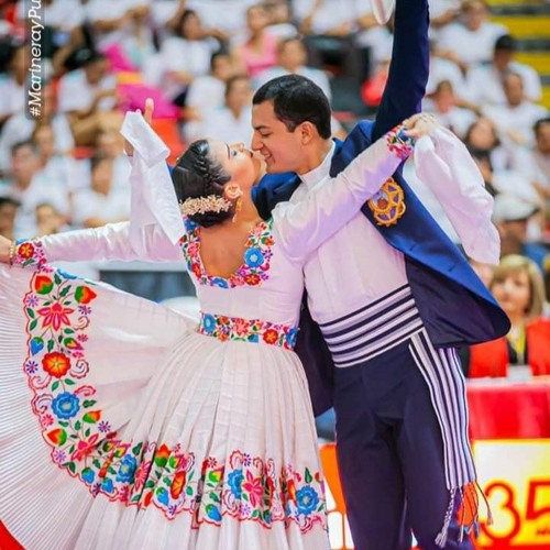 65. VIRUÑERITA LLENA DE AMOR