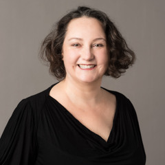 Carolyn Saint-Pé - audio guide in French for a museum / guide audio pour un musée