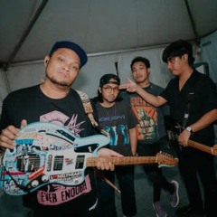 Last_Child_-_Lagu_Patah_Hati__Official_Music_Video_(128k).m4a