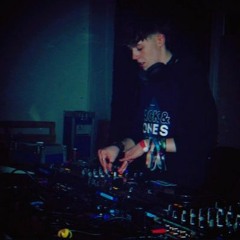 Rollator @ Karmolos Rave: Tech-Still