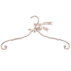 أشياء خارجية تحكي عننا.