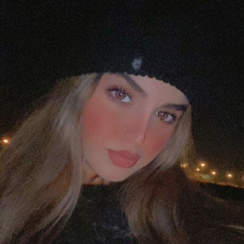 كنـت القريـب وكلـهـم أغـراب حتى القُمر لا غاب شفتك محله!