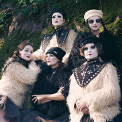 «Хочемо, щоб Україна звучала всюди багато й голосно»: Dakh Daughters презентує альбом