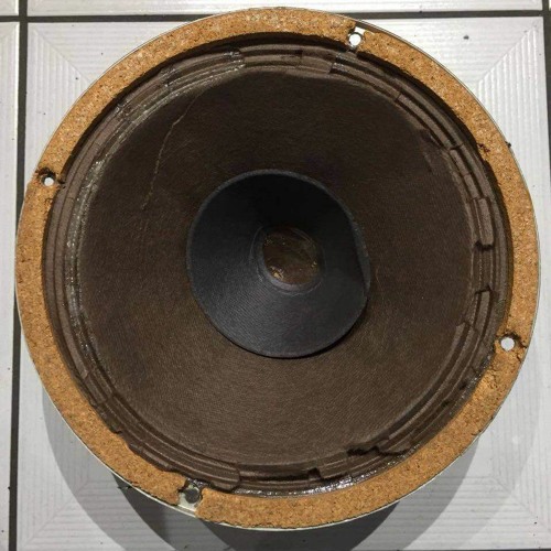 Dont Break The speaker ! / Jam Season Sch8er Vs. Speakers