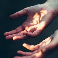 أَرواحٌ تضِيق.. حُزناً بُعداً لا تُطِيق 🍂