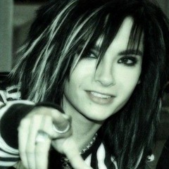 ANY OF YALL KNOW THE TITLE OF THIS SONG PLSSS????