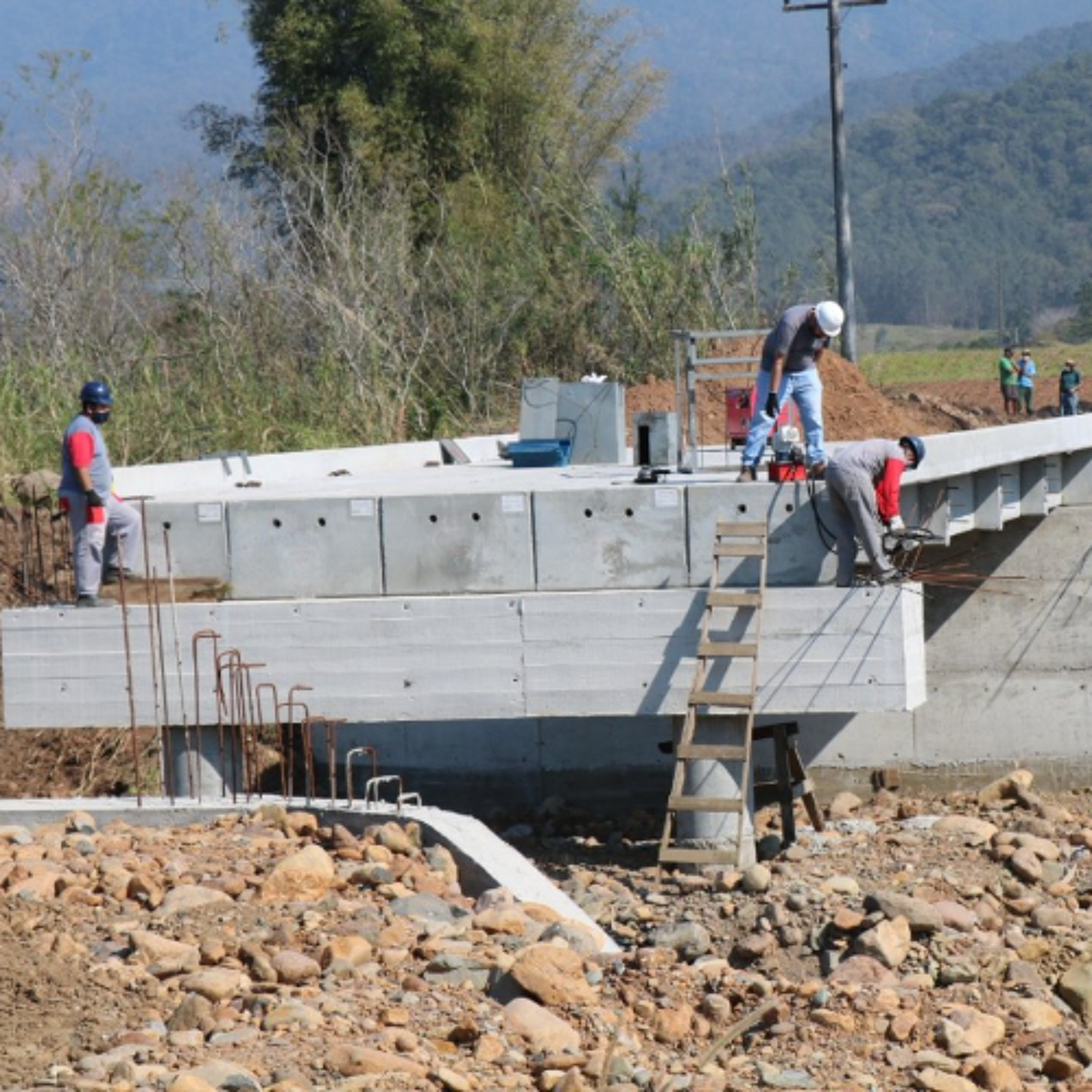 Governo do Estado destina R$ 12 milhões para instalação de pontes em municípios da Amrec episode artwork