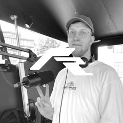PZ BROADCAST #35 (PZ POP SPECIAL) by Dannie Fade at RADIO VILNIUS (12.7.2024)