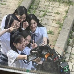 tripleS x ILLIT - 37.5 Celcius x Magnetic