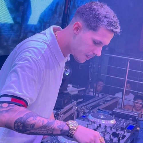 FAZ TE ARREPIAR, LEMBRA DO SEU SORRISO - MC KEVIN ( DJ WERIKY ) REMIXX