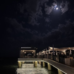 يميني صورته لكن يمينه مدت بعادي