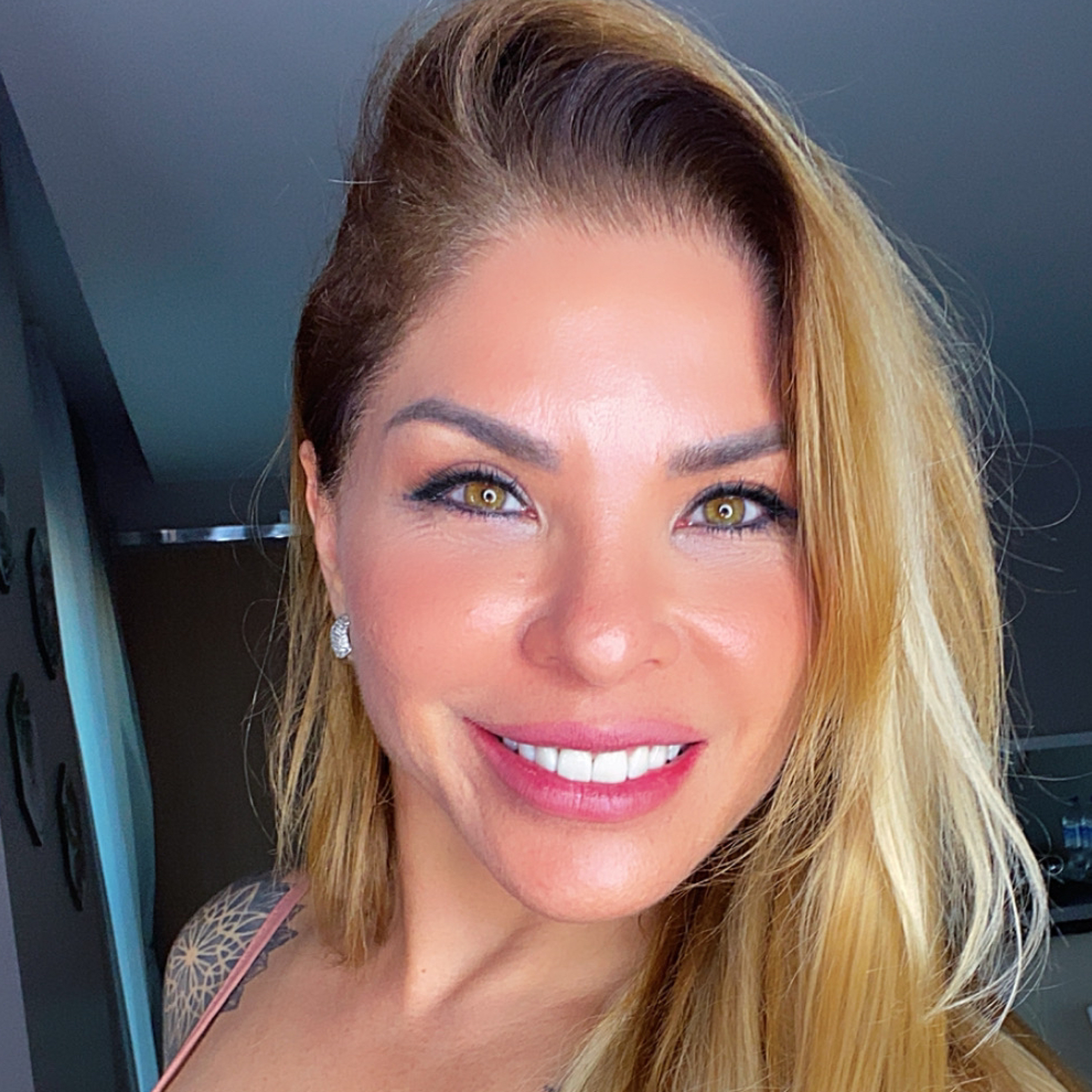 Veronica Costa / Mãe Loira