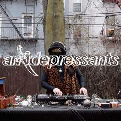 Antidepressants 012: Techno-Wizard mix | DJ set while soldering small sculpture | Electro & Techno