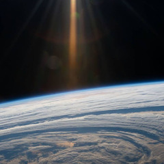 "يُدبر الأمر من السماء إلى الأرض"