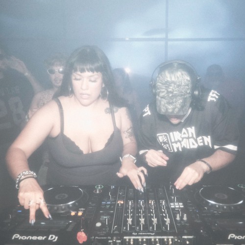 QueenKillahBee B2B NBA Duende Live at Touching Infinite