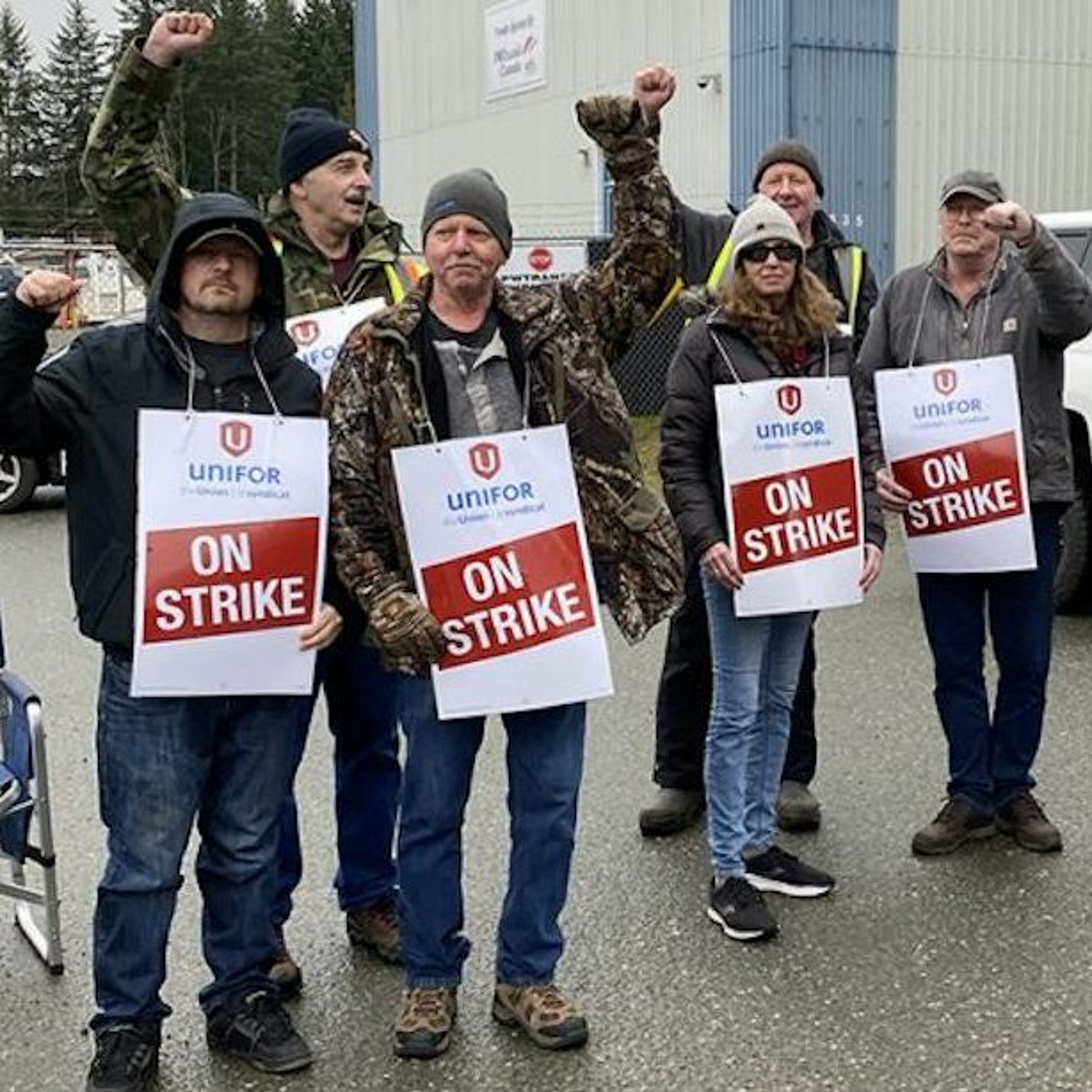 Transit workers in Comox and Campbell River on strike