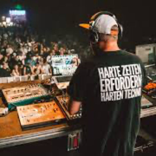 Leigh Johnson @ Loco Dice 2005