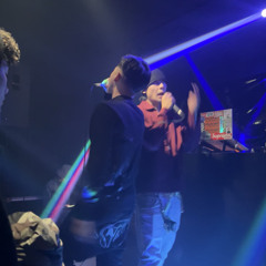 エンジニアが飛んだため未完成のまま終了