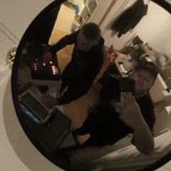 SHIZO&PHREN Haben Spaß im Stehen
