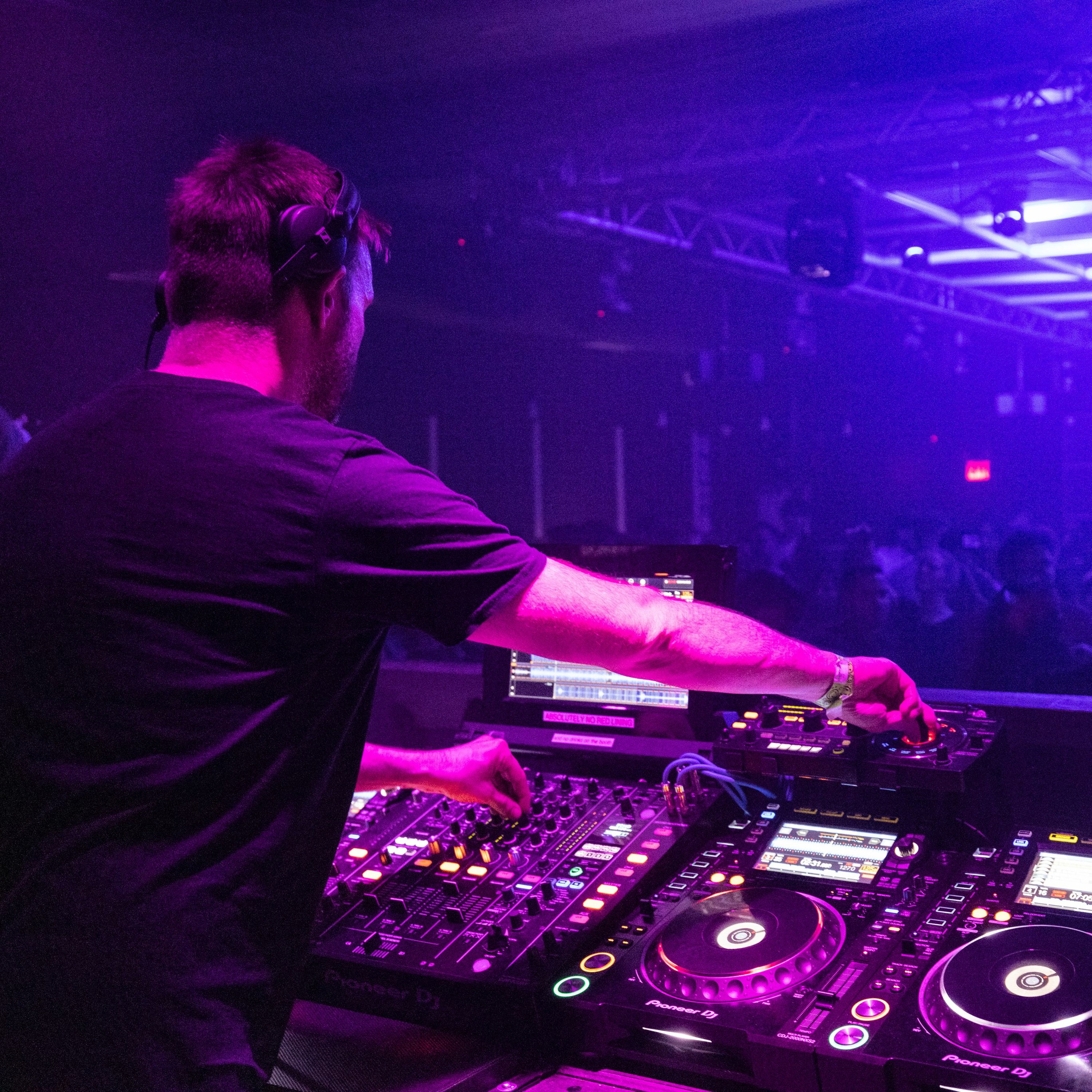 Paul Thomas presents UV Radio