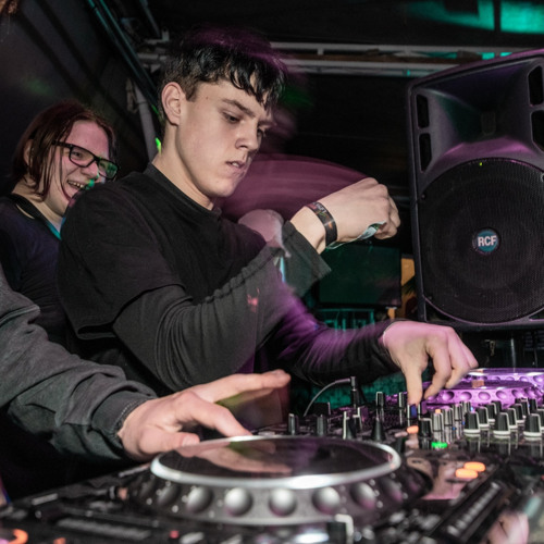 szia uram✌🏾 (riddimcraft after)