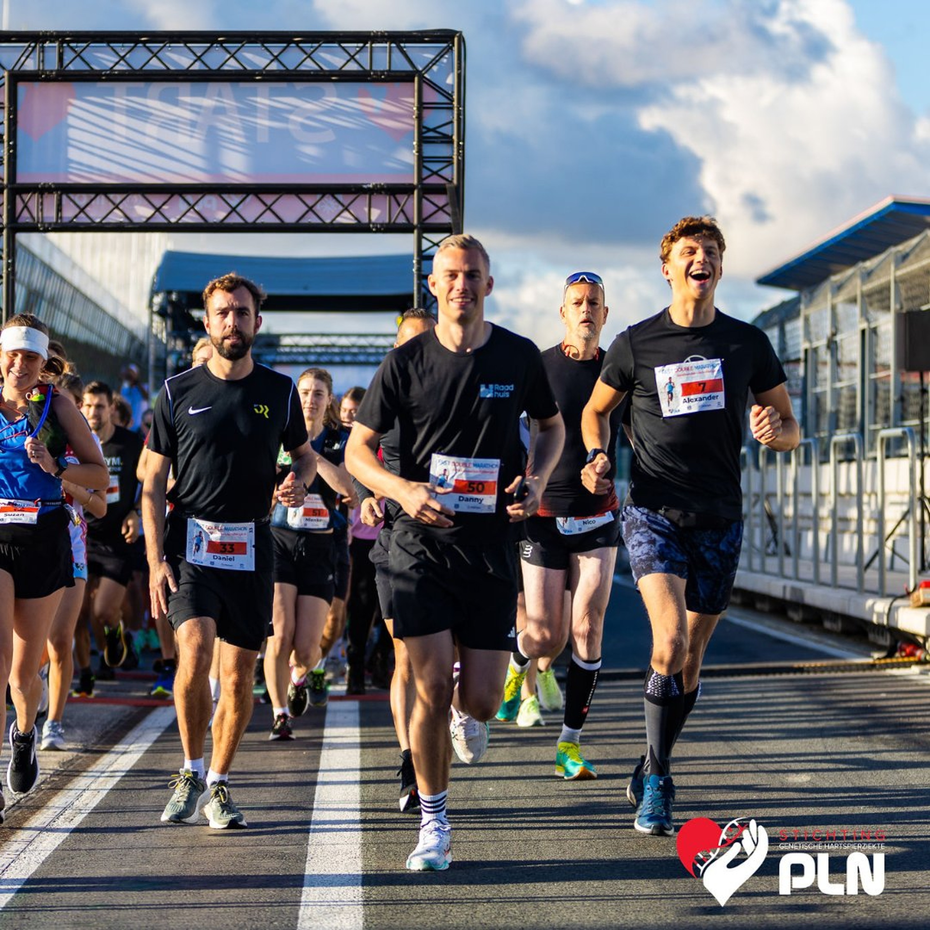 Van 300 km/u naar hardloopschoenen: Circuit Zandvoort decor voor bijzondere sponsorloop episode artwork