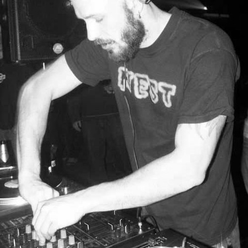 Hanno Hinkelbein @ Global Village Dessau - Part 1 - Brainstorm Iv 31.07.2004