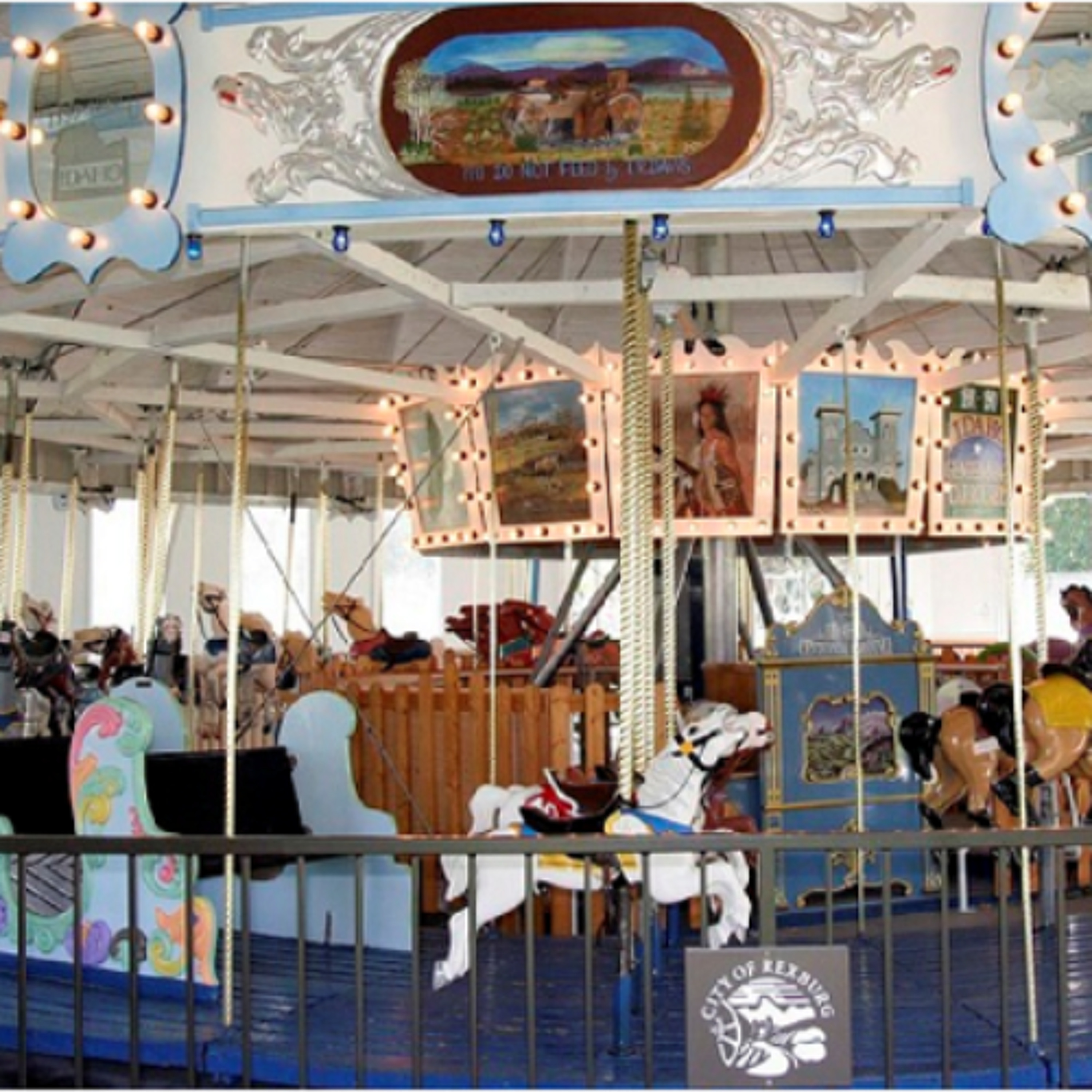 Celebrate summertime with the Carousel Kickoff Friday night episode artwork