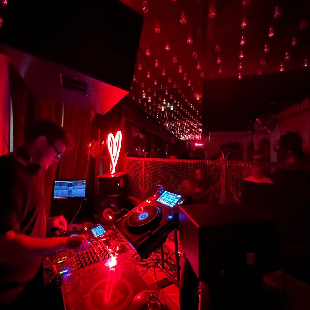 balcony beats #2 - (124-126bpm) Cover