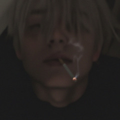 вышел покурить