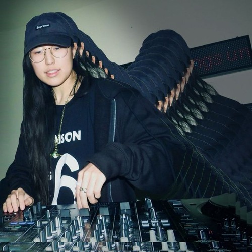 Hu Dat: Happy Hour 310824