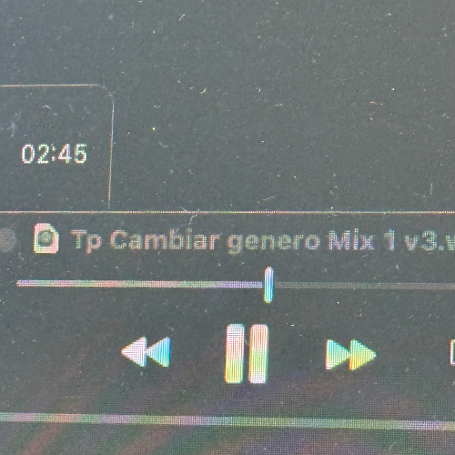 me llama del momo pero lo produjo un reggaetonero