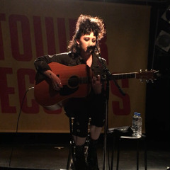 Pale Waves - Kiss (Acoustic live in Tokyo)