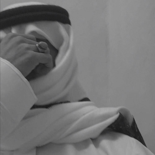 بن فطيس- وبتشوف جرحٍ فيه سكين راعيه: