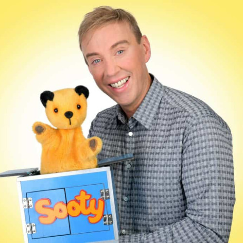S6E2 - A Chat With Richard Cadell