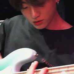 /𝙻𝚄𝚅 𝚄 𝟹𝟶𝟶.𝟶𝟶𝟶 𝚔𝚒𝚕𝚘𝚖𝚎𝚝𝚎𝚛𝚜_[𝚜𝚕𝚘𝚠𝚎𝚍]/ 𝙳𝚛𝚞𝚖𝟽//Em như một đoá hoa, còn anh là chàng guitar♡♡♡