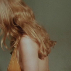 ♪‎⁨شعرك دهب⁩