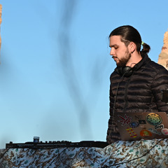 Tardeo de electrónica con Dj Tobal - Sesión #10/ Castillo de Alba del Campo, Teruel