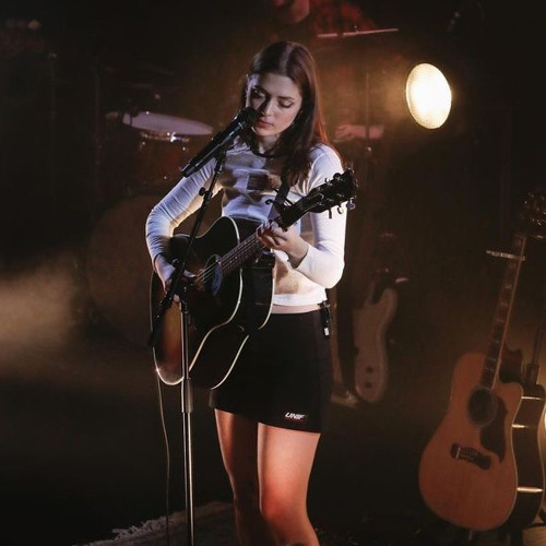 Lizzy McAlpine - She Used To Be Mine (live cover)