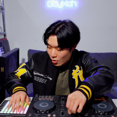 "I Need Your Love x Knock2" - Live 4 Deck Mashup - Hold My Hand x I Need Your Love x Lose Control x Heaven Takes you Home