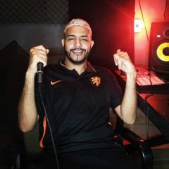 MC LK DA ROCINHA - QUEM É ESSE DE AK DE OURO- PROD DJZINA E DJFHMIDIA