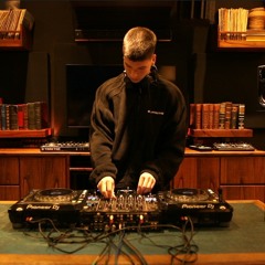 Aurelio Campos @lajuanitastudio  ⧸ DJ Set (Minimal & Deep Tech)